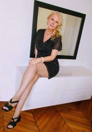Louise-amélie adult dating in Maple Heights OH and escort